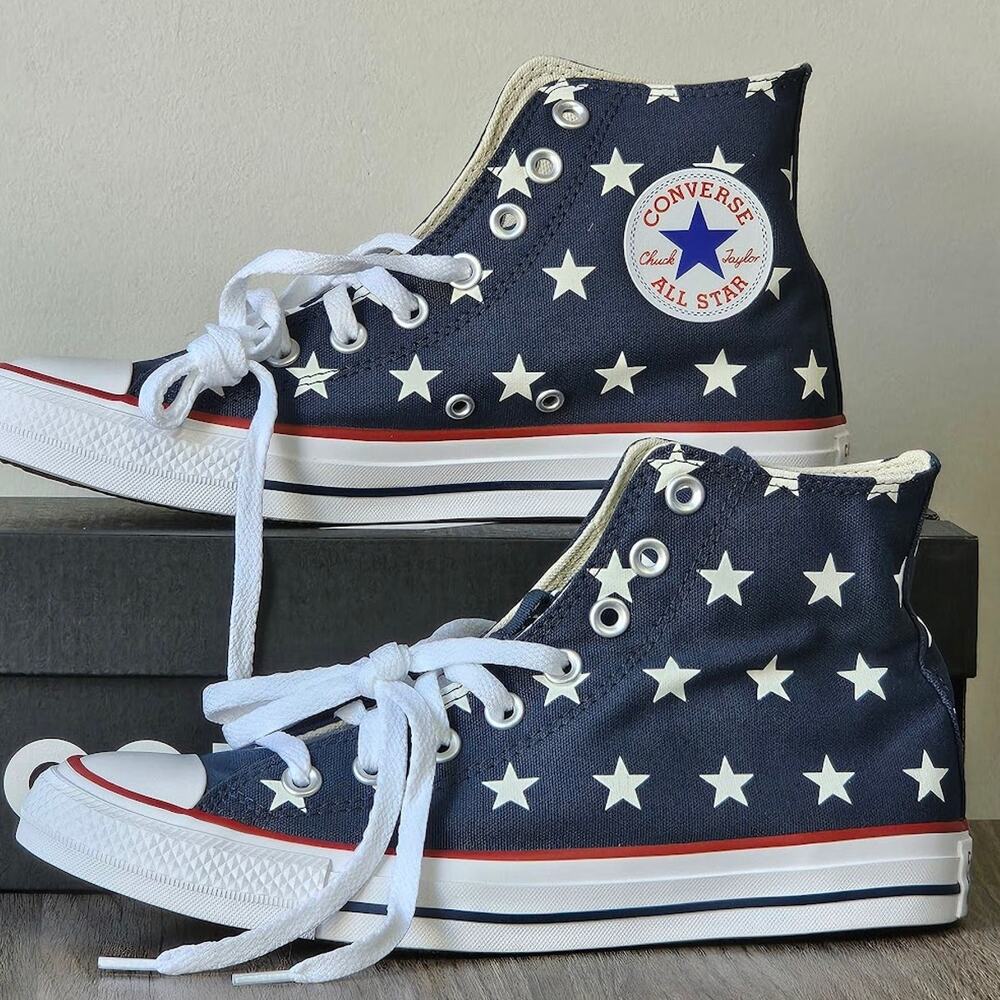 Converse Women's CTAS Hi Tops Stars Size 8 A115503F NWT